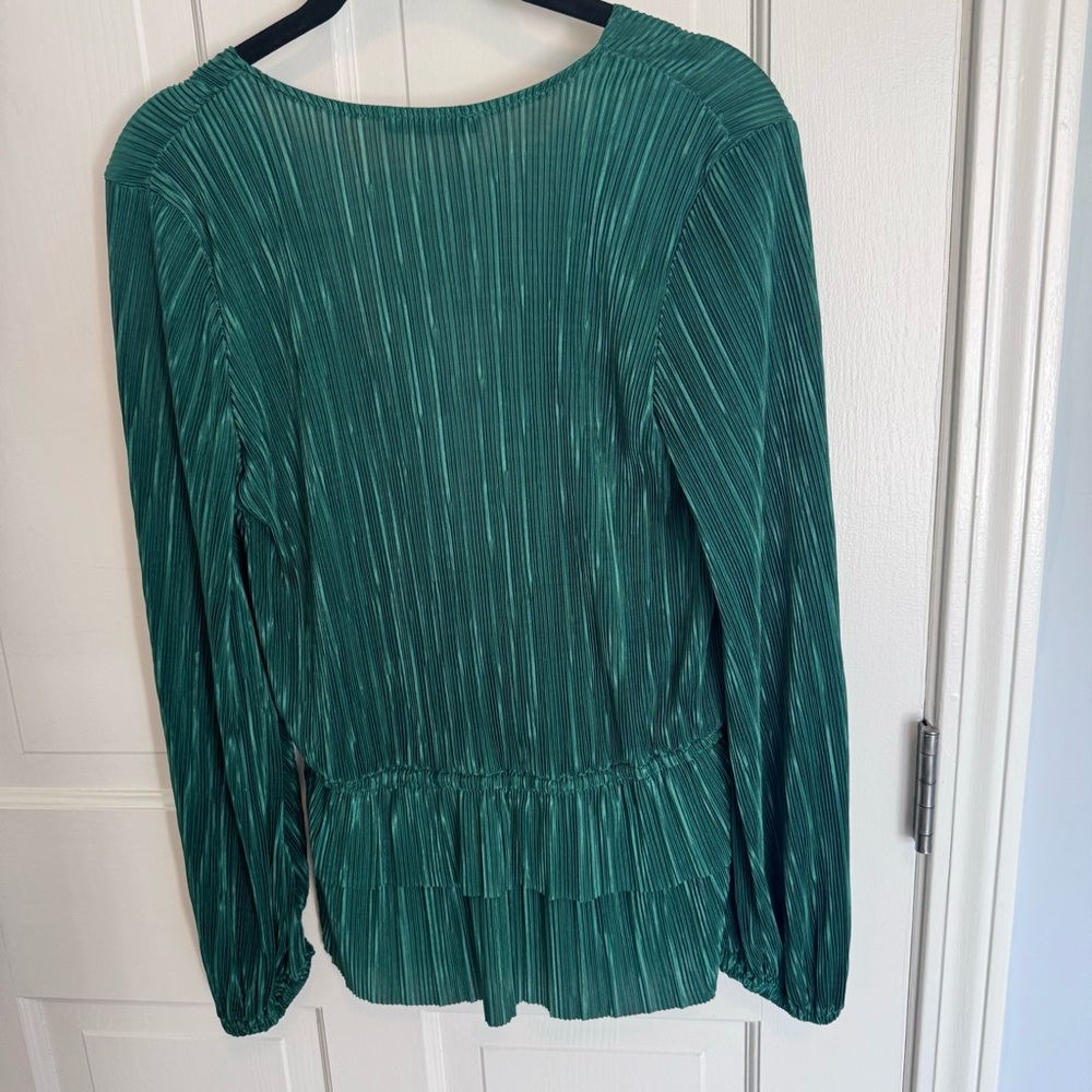Zara Pleated Blouse in Green sz M NWT - Picture 7 of 7